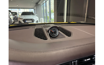 Porsche 911 Turbo S - автомобили, коли, обяви за нови и употребявани 12