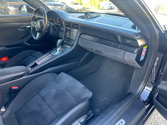 Porsche 911 911 Garrera 4 GTS - автомобили, коли, обяви за нови и употребявани 9