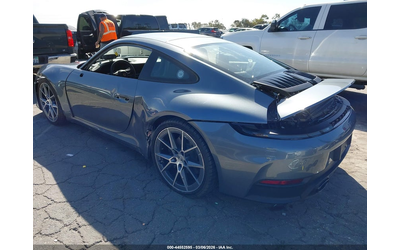 porsche-911-3-0l-h-6-di-dohc-vvt-turbo-388hp-rear-wheel-drive - 2