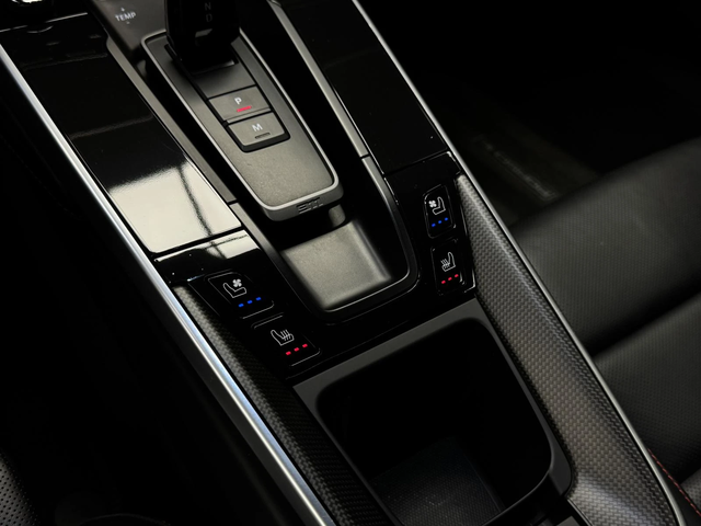 Porsche 911 Turbo S* Carbon* SportChrono* BOSE - автомобили, коли, обяви за нови и употребявани 14