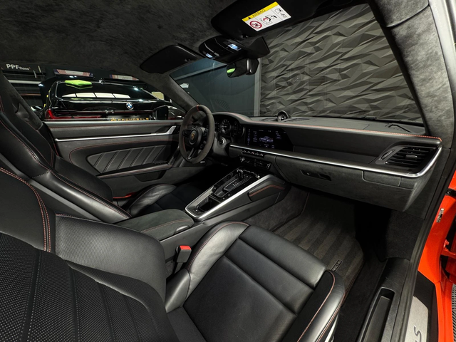 Porsche 911 Turbo S* Carbon* SportChrono* BOSE - автомобили, коли, обяви за нови и употребявани 9