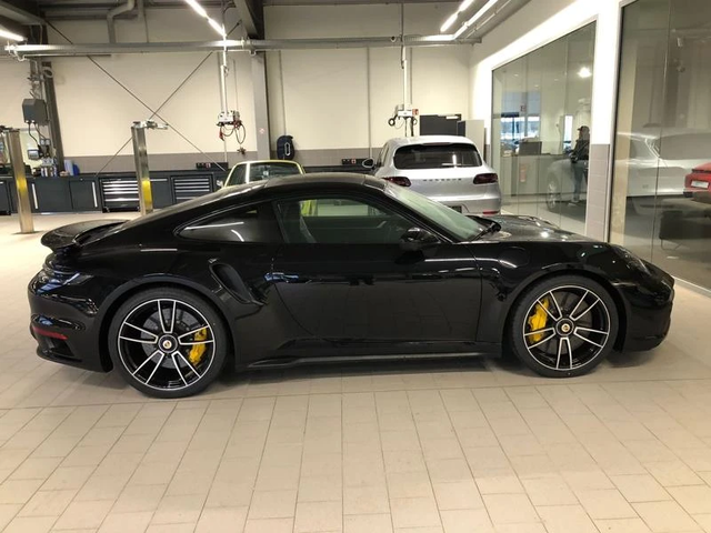 Porsche 911 992 Turbo S Coupé - автомобили, коли, обяви за нови и употребявани 2