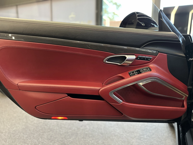 Porsche 911 Turbo S CABRIO* FULL* CERAMIC* ЛИЗИНГ - автомобили, коли, обяви за нови и употребявани 13