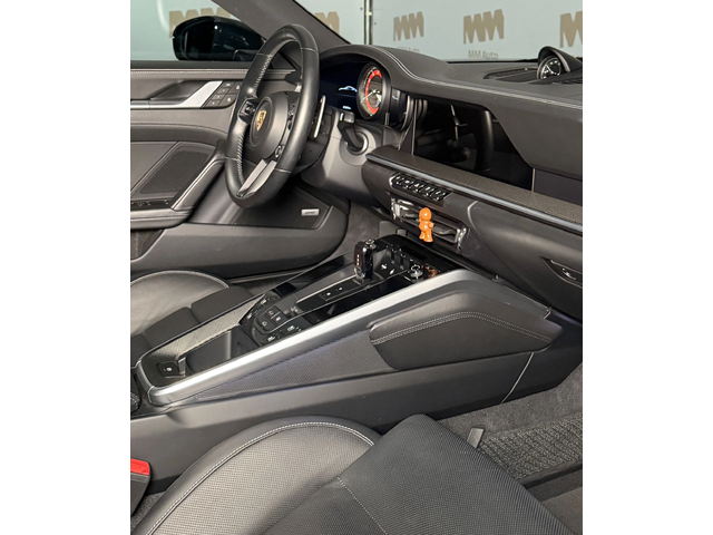 Porsche 911 Carrera 4S* Carbon* Ventilation* Bose* Chrono* Pan - автомобили, коли, обяви за нови и употребявани 8