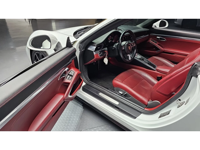 Porsche 911 Cabriolet 991 - автомобили, коли, обяви за нови и употребявани 9
