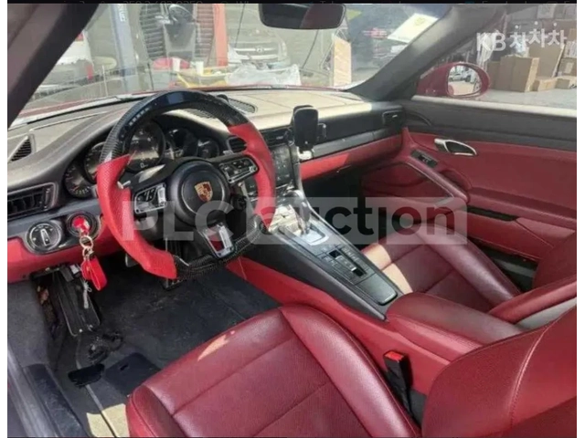 Porsche 911 CARRERA 4 GTS - автомобили, коли, обяви за нови и употребявани 4