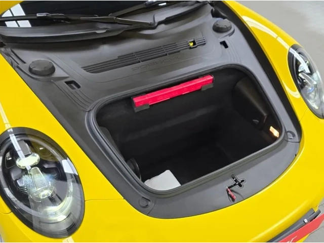 Porsche 911 CARRERA 4 GTS 991 | RACING YELLOW - автомобили, коли, обяви за нови и употребявани 6