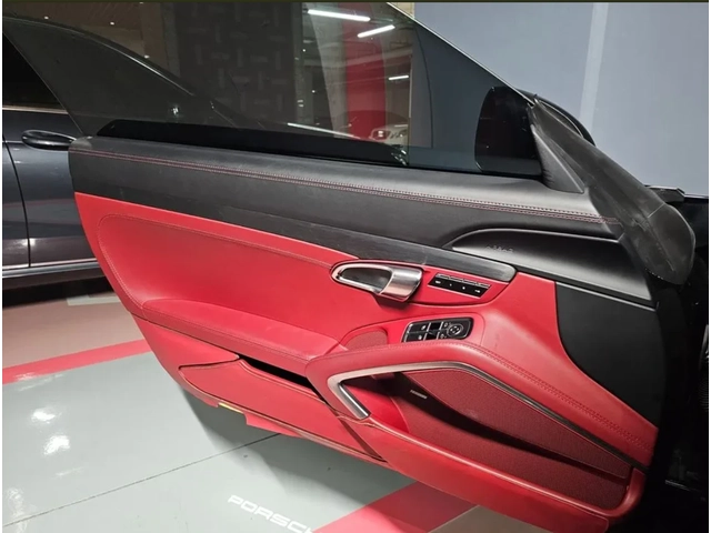 Porsche 911 GTS - автомобили, коли, обяви за нови и употребявани 9