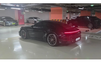 Porsche 911 CARRERA 4S - автомобили, коли, обяви за нови и употребявани 4