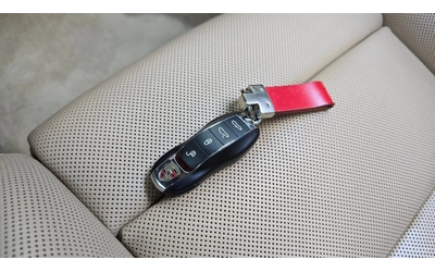 Porsche 911 CARRERA S* КОЖА* ПОДГРЕВ* НАВИ - автомобили, коли, обяви за нови и употребявани 15
