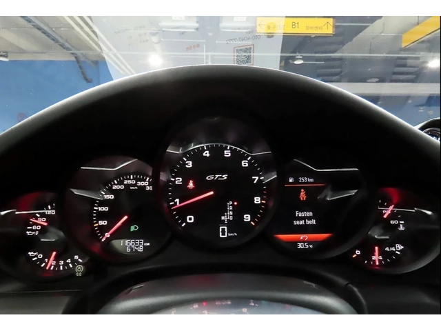 Porsche 911 CARRERA 4 GTS - автомобили, коли, обяви за нови и употребявани 4