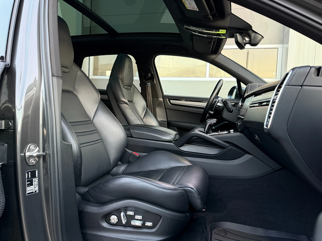 Porsche Cayenne S Гаранционен до 2026 - автомобили, коли, обяви за нови и употребявани 11