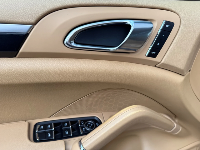 Porsche Cayenne Bose+ BiXenon+ 3.0TDI+ 245kc+ 8ZF - автомобили, коли, обяви за нови и употребявани 12