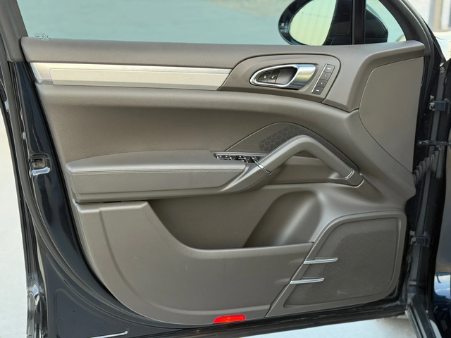 Porsche Cayenne 3.6i* 2017г* 94.000КМ* FULL MAX* Топ Състояние* - автомобили, коли, обяви за нови и употребявани 12