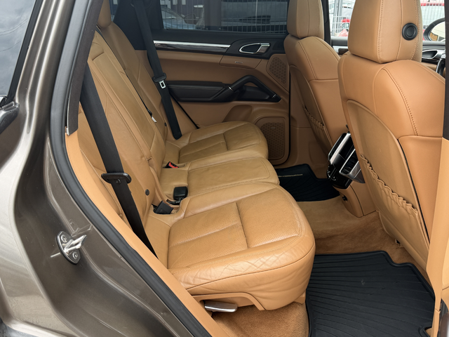 Porsche Cayenne 3.0D* 2013г.* 177.000КМ* FULL MAXX* Сервизна История - автомобили, коли, обяви за нови и употребявани 10