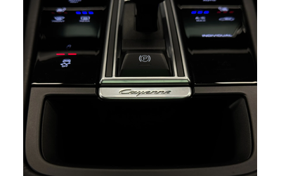 Porsche Cayenne E-Hybrid* Burmester* Sport Chrono* Pano - автомобили, коли, обяви за нови и употребявани 12