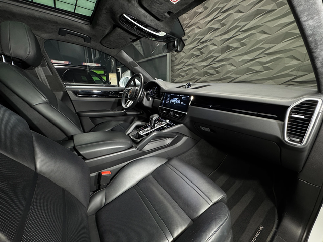 Porsche Cayenne E-Hybrid* Burmester* Sport Chrono* Pano - автомобили, коли, обяви за нови и употребявани 9