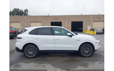 Porsche Cayenne E-HYBRID - автомобили, коли, обяви за нови и употребявани 6