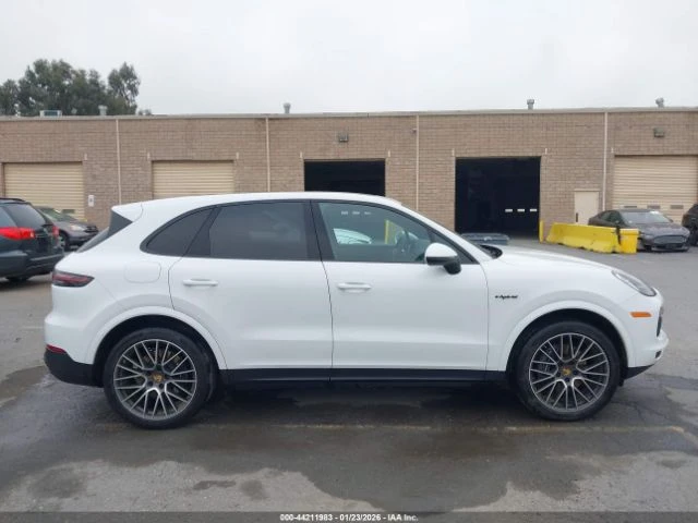 Porsche Cayenne E-HYBRID - автомобили, коли, обяви за нови и употребявани 6