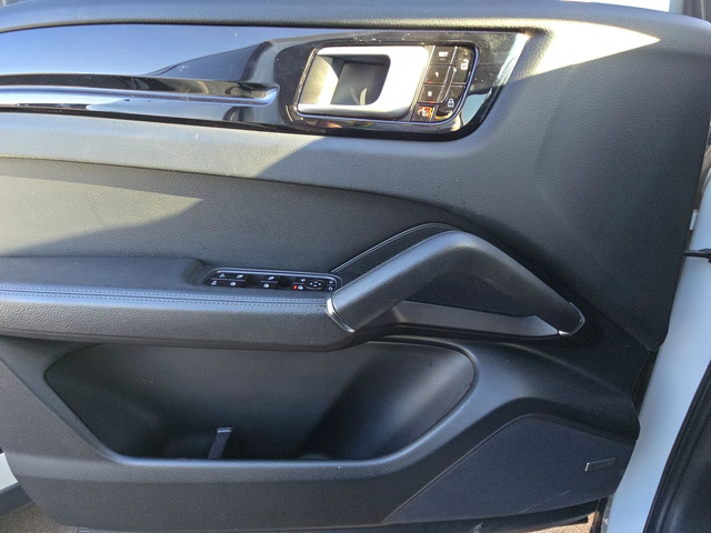 Porsche Cayenne - автомобили, коли, обяви за нови и употребявани 9