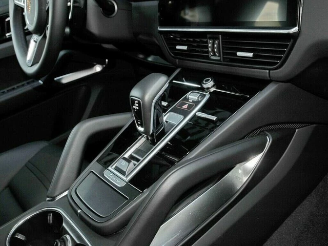 Porsche Cayenne Turbo Coupe - автомобили, коли, обяви за нови и употребявани 8