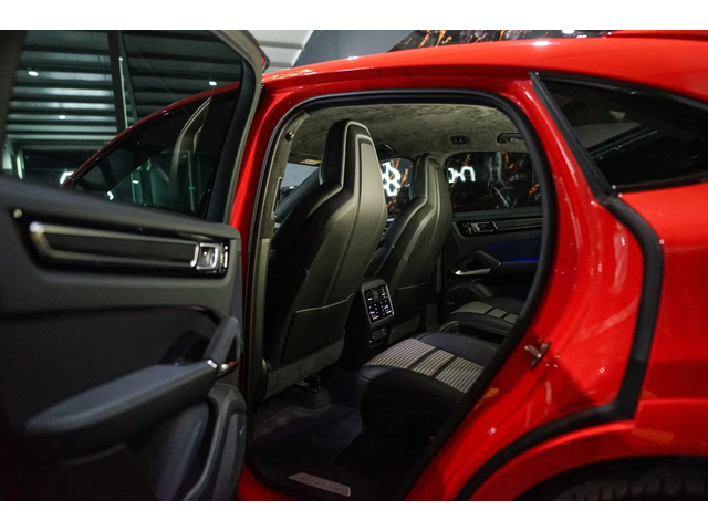 Porsche Cayenne 4.0 V8 COUPE TURBO GT FULL CARBON ЛИЗИНГ 100% - автомобили, коли, обяви за нови и употребявани 14