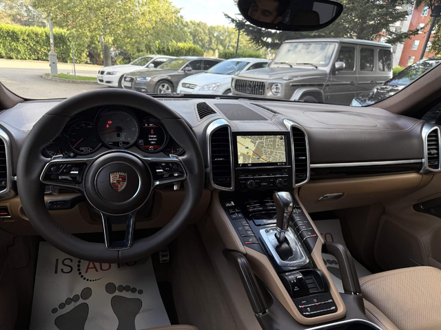 Porsche Cayenne 4.2TDI/RSE/Club Sport/PDLS/PCM/Sport Design/Камера - автомобили, коли, обяви за нови и употребявани 6