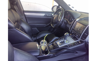 porsche-cayenne-4-8 - 3