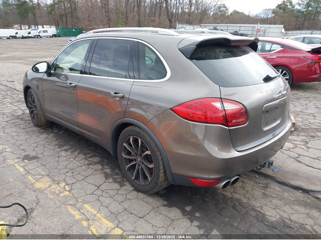 Porsche Cayenne 4.8L V-8 DI, DOHC, VVT, TURBO, 500HP All Wheel Drive - автомобили, коли, обяви за нови и употребявани 2