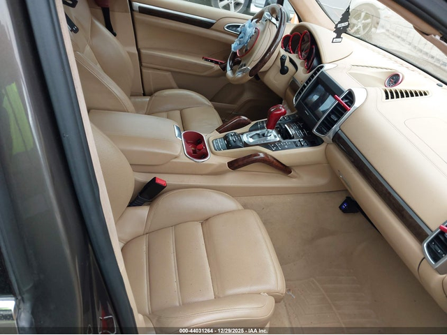 Porsche Cayenne 4.8L V-8 DI, DOHC, VVT, TURBO, 500HP All Wheel Drive - автомобили, коли, обяви за нови и употребявани 4