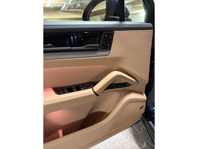 Porsche Cayenne Coupe* SportDesign* PassengerDisplay* HuD* 360 - автомобили, коли, обяви за нови и употребявани 6