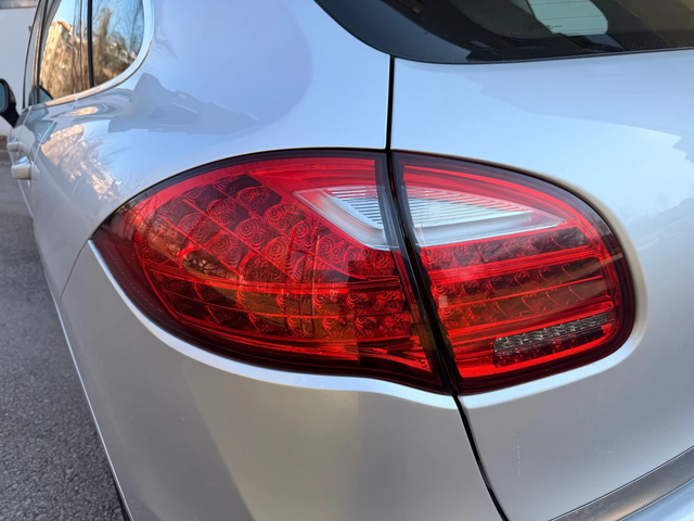 Porsche Cayenne 3.0d / ПОДГРЕВ / ВЪЗДУШНО ОКАЧВАНЕ - автомобили, коли, обяви за нови и употребявани 15