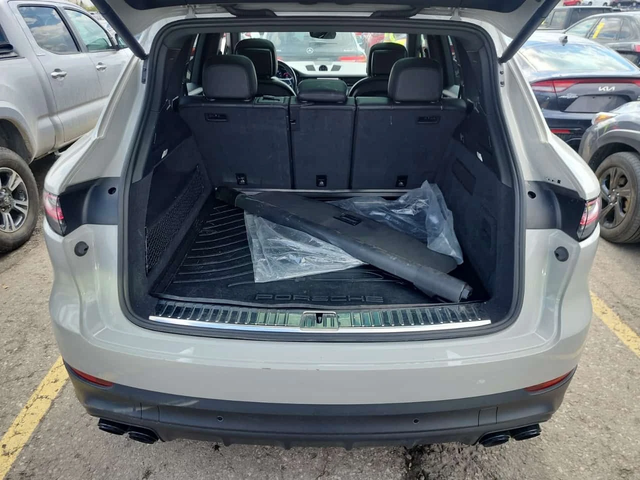Porsche Cayenne AWD * Един собственик * Без инциденти * CARFAX - автомобили, коли, обяви за нови и употребявани 12