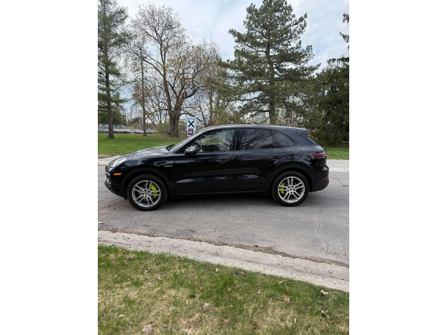 Porsche Cayenne * E Hybrid * NIGHT VISION* DISTRONIC* ОБДУХВАНЕ* - автомобили, коли, обяви за нови и употребявани 1