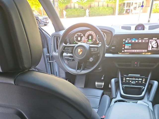 Porsche Cayenne S E-Hybrid / CARFAX - автомобили, коли, обяви за нови и употребявани 10