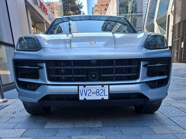 Porsche Cayenne S E-Hybrid / CARFAX - автомобили, коли, обяви за нови и употребявани 1