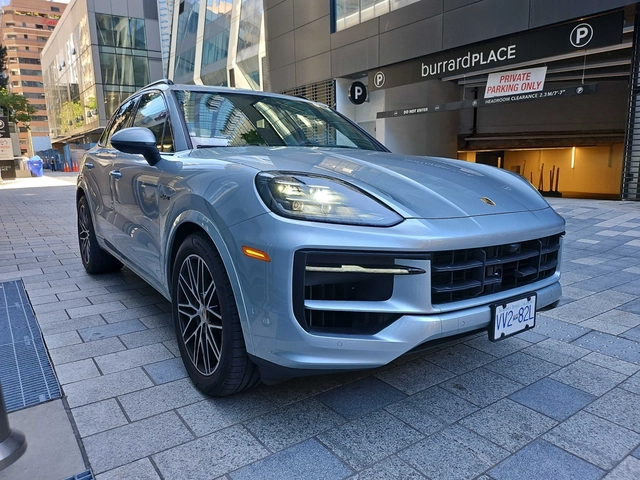 Porsche Cayenne S E-Hybrid / CARFAX - автомобили, коли, обяви за нови и употребявани 2