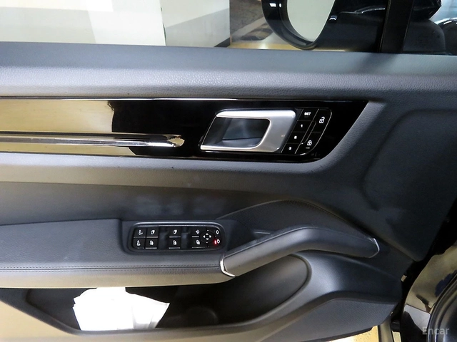 Porsche Cayenne 3.0* КОЖА* ОБДУХВ* НАВИ* ПАНО* 360 - автомобили, коли, обяви за нови и употребявани 14