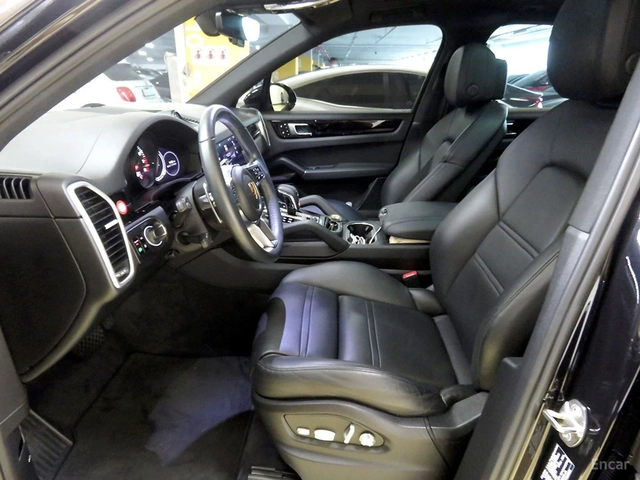 Porsche Cayenne 3.0* КОЖА* ОБДУХВ* НАВИ* ПАНО* 360 - автомобили, коли, обяви за нови и употребявани 4