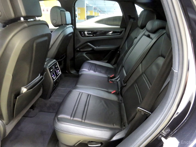 Porsche Cayenne 3.0* КОЖА* ОБДУХВ* НАВИ* ПАНО* 360 - автомобили, коли, обяви за нови и употребявани 5