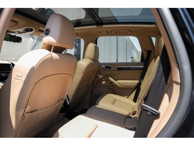 Porsche Cayenne 3.6 AWD* BOSE* PANORAMA* ПОДГРЕВ* КАМЕРА* CARPLAY* - автомобили, коли, обяви за нови и употребявани 12
