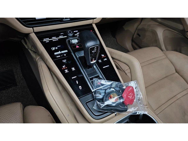 Porsche Cayenne 3.0 - автомобили, коли, обяви за нови и употребявани 12