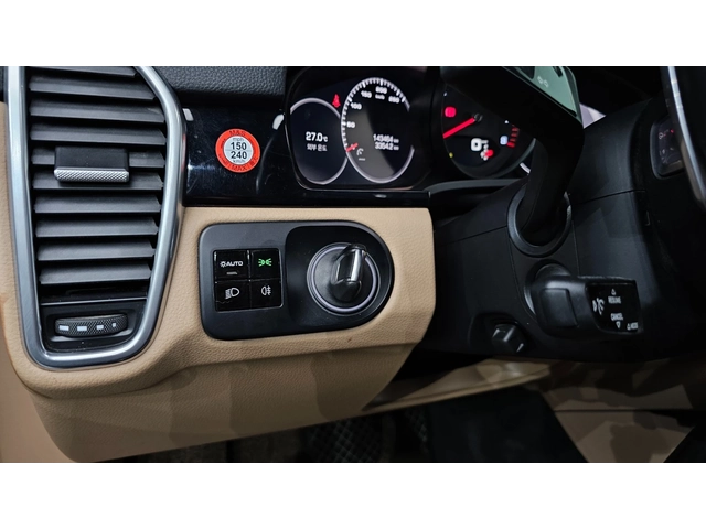Porsche Cayenne 3.0 - автомобили, коли, обяви за нови и употребявани 9
