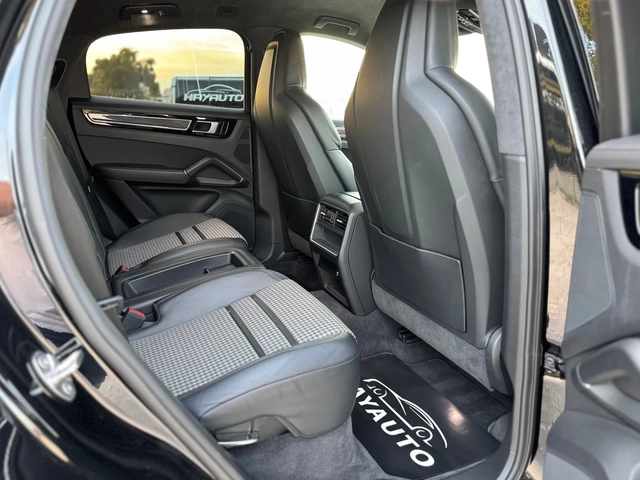 Porsche Cayenne Coupe= 3.0 V6= GT Package= Carbon Pack= - автомобили, коли, обяви за нови и употребявани 12