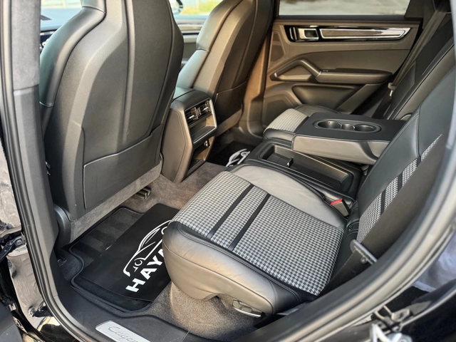 Porsche Cayenne Coupe= 3.0 V6= GT Package= Carbon Pack= - автомобили, коли, обяви за нови и употребявани 13