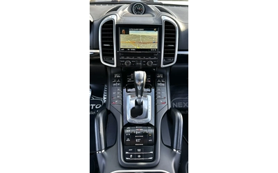 Porsche Cayenne S 4.2D 385HP V8 360'CAM DISTRONIC BOSE - автомобили, коли, обяви за нови и употребявани 9