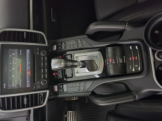 Porsche Cayenne Cayenne S E-Hybrid AWD - автомобили, коли, обяви за нови и употребявани 12