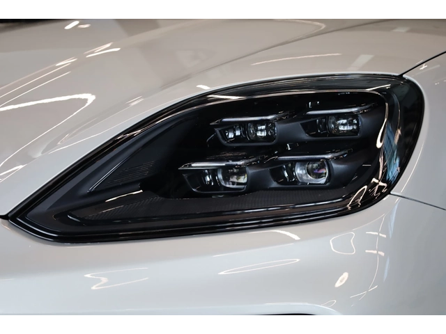 Porsche Cayenne * NEW MODEL* GTS* HD MATRIX LIGTS* BOSE* PANO* 360 - автомобили, коли, обяви за нови и употребявани 3