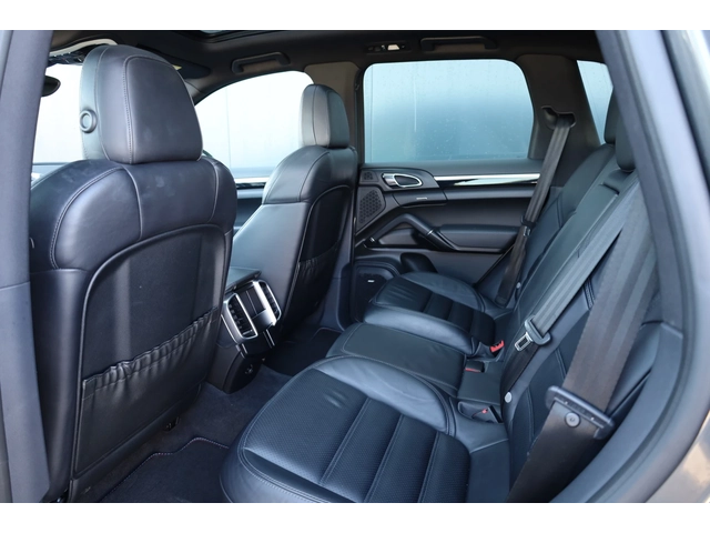 Porsche Cayenne GTS OPTIC* HD MATRIX LIGTS* BOSE* PANO* - автомобили, коли, обяви за нови и употребявани 15