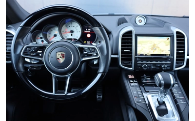Porsche Cayenne GTS OPTIC* HD MATRIX LIGTS* BOSE* PANO* - автомобили, коли, обяви за нови и употребявани 9